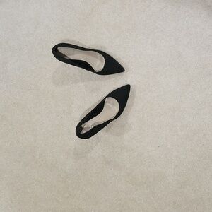 Vince Camuto black pumps